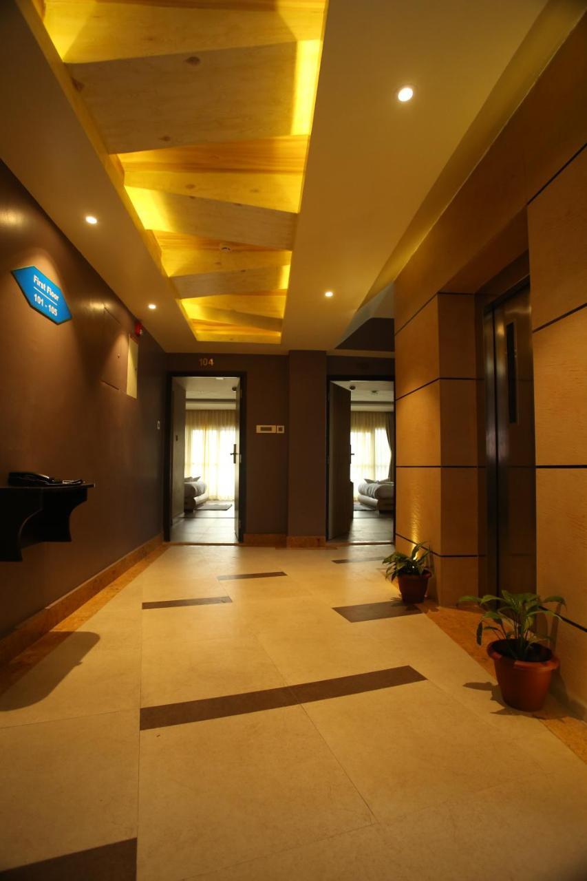 Hotel White Himal Покхара Экстерьер фото