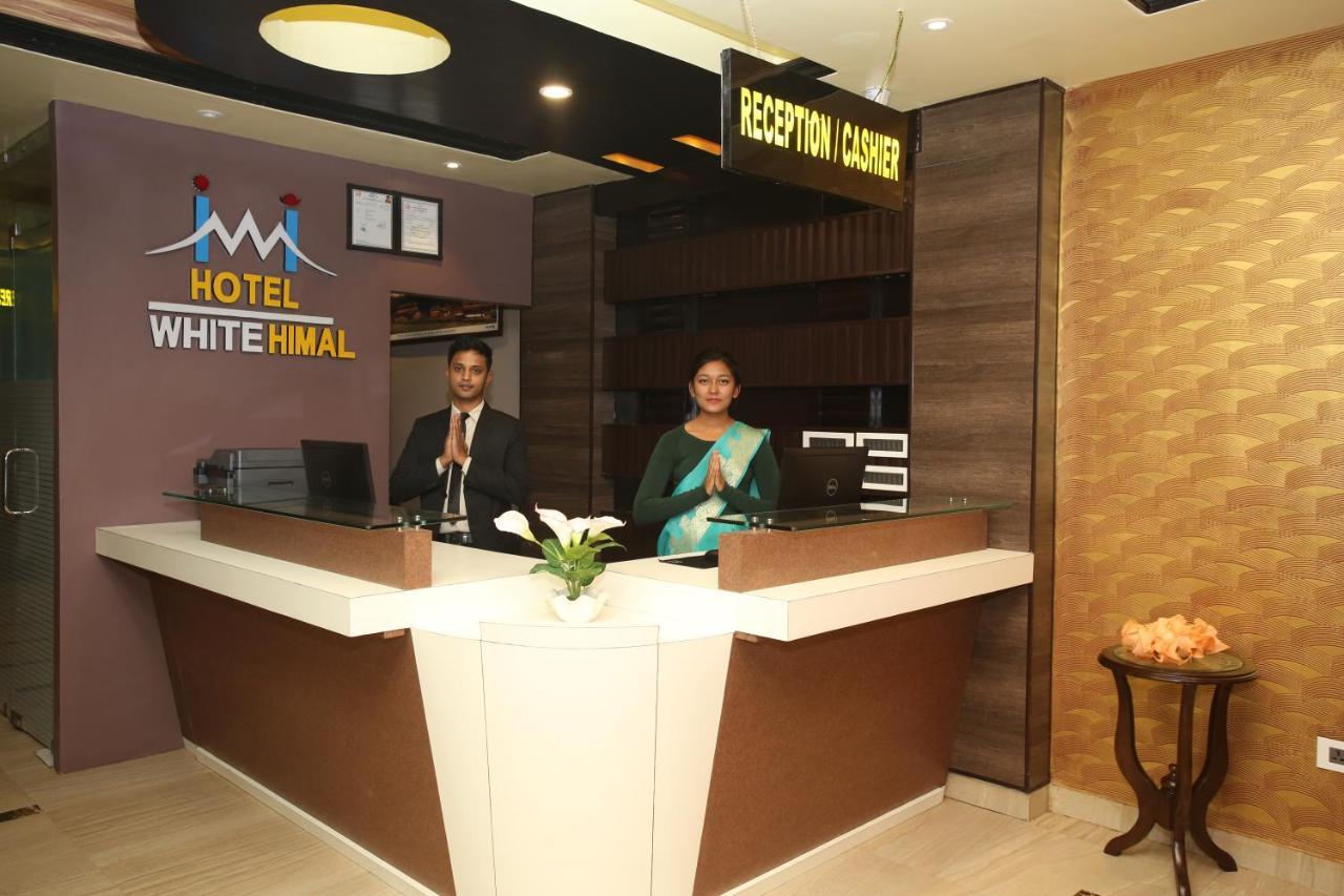Hotel White Himal Покхара Экстерьер фото