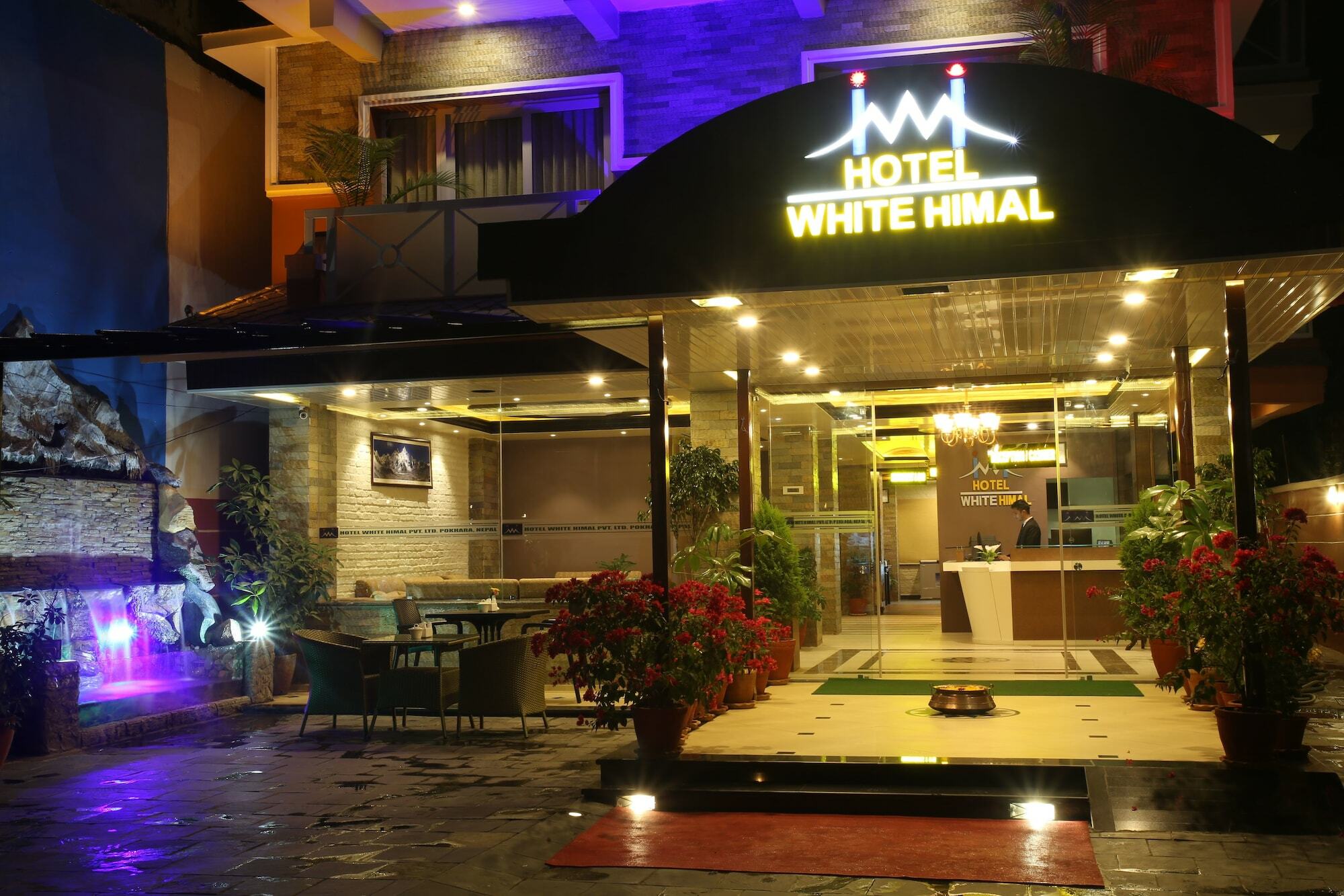 Hotel White Himal Покхара Экстерьер фото